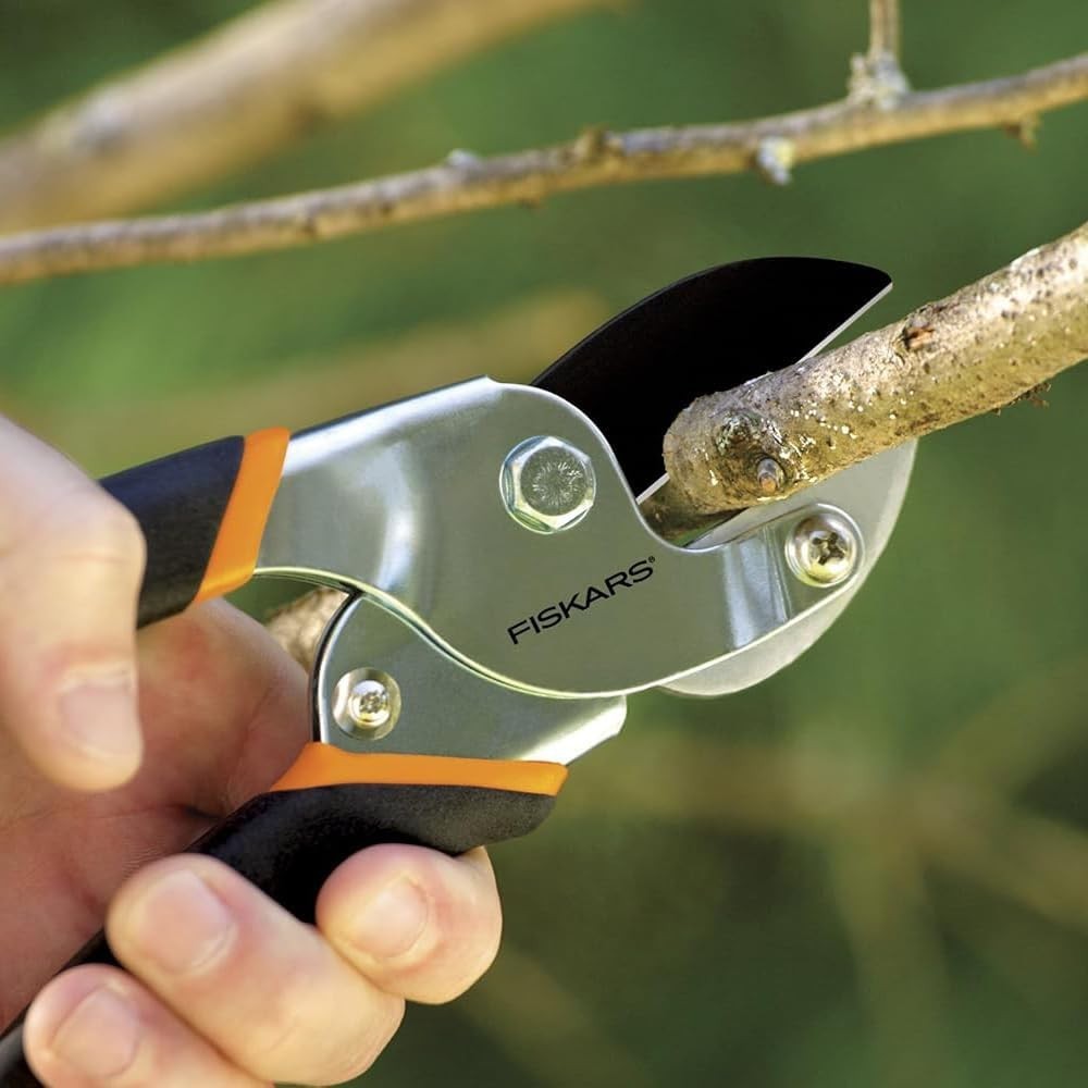 Fiskars # 9110 Anvil Pruner with Power Lever Technology- Non-stick Blade Coding