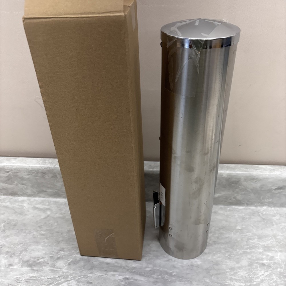 Uline San Jamar C3250SS Stainless Pull-Type 6oz Cone Cup Dispenser & 800 Cups