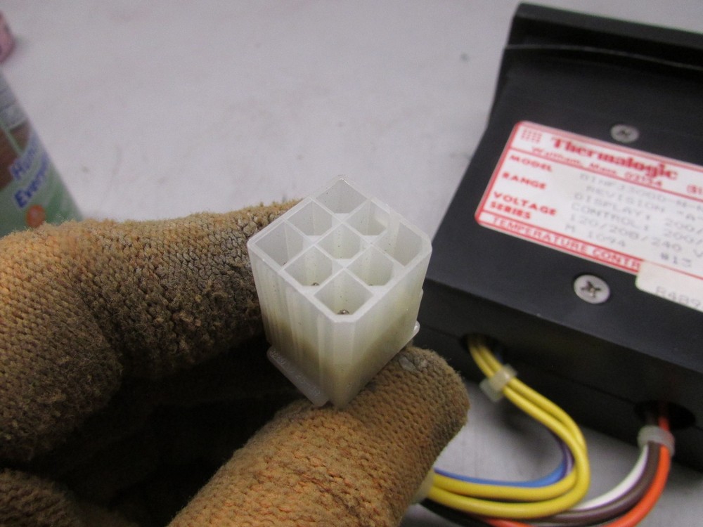 Thermalogic DINFJ30GD-N-N-42 Temperature Controller Series M1094