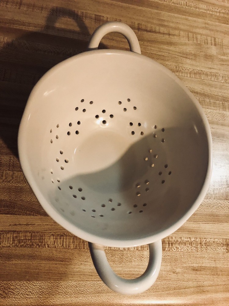 Rae Dunn White “ORGANIC”Ceramic Colander