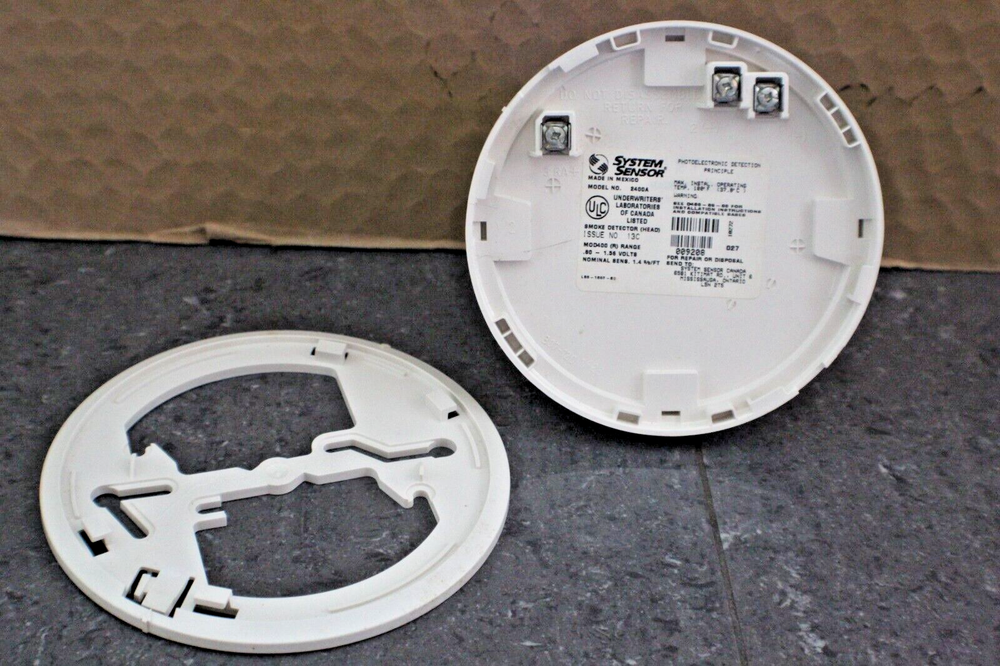 SYSTEM SENSOR 2400A DIRECT WIRE PHOTOELECTRIC SMOKE DETECTOR