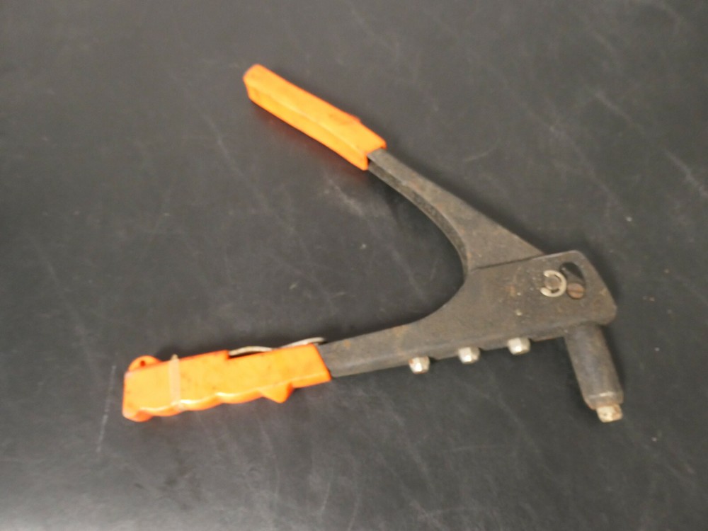 Arrow RH200 Rivet Tool