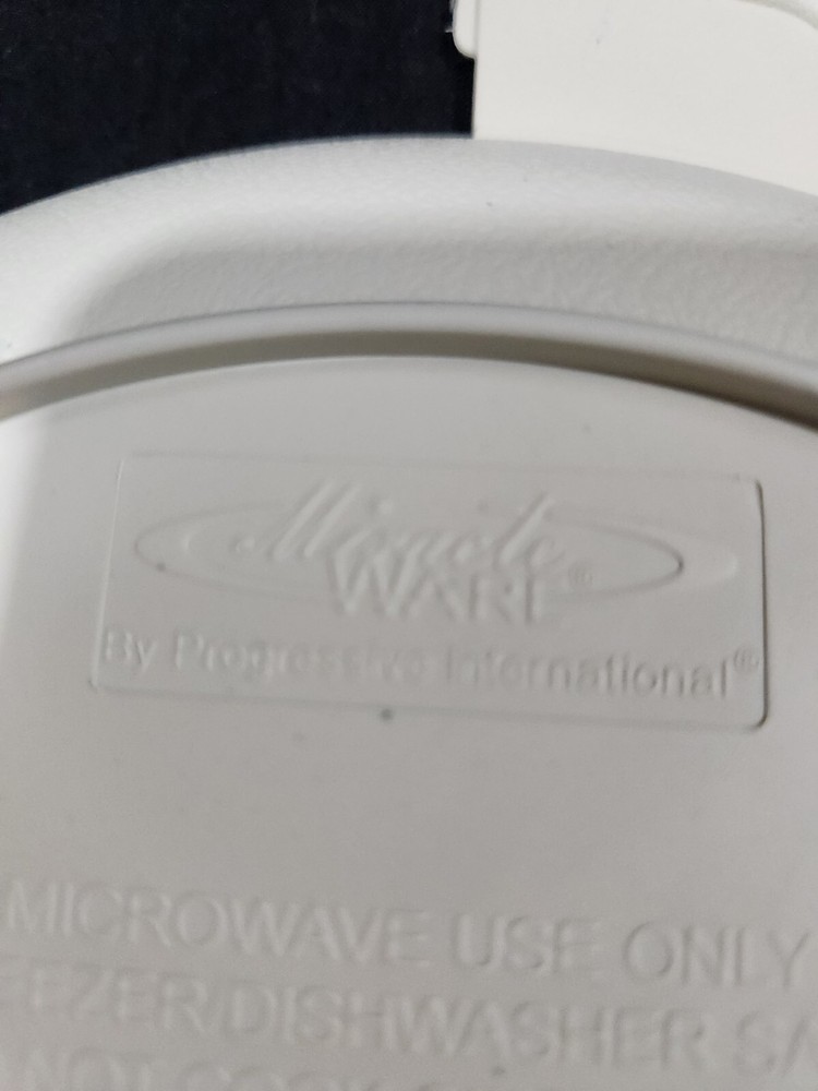 Vintage Miracle Ware Microwave Omelet Maker