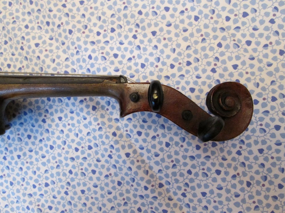 VERY, VERY OLD FULL SIZE VIOLIN