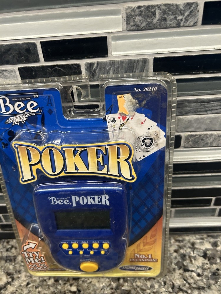 Bee Solitaire Electronic Game Handheld Portable Techno Source New & Sealed 2003