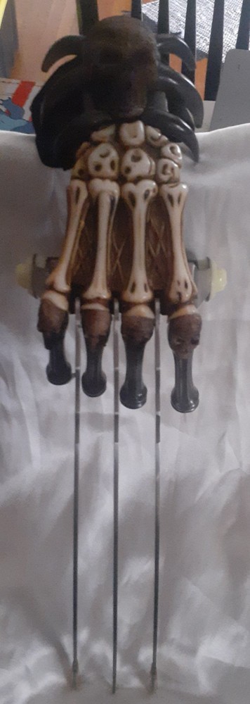 Skull & Bones Gauntlet Style Hand Claw