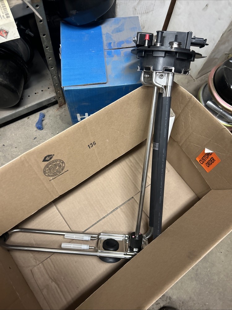 Header Def Freightliner Oem 04-31677-00