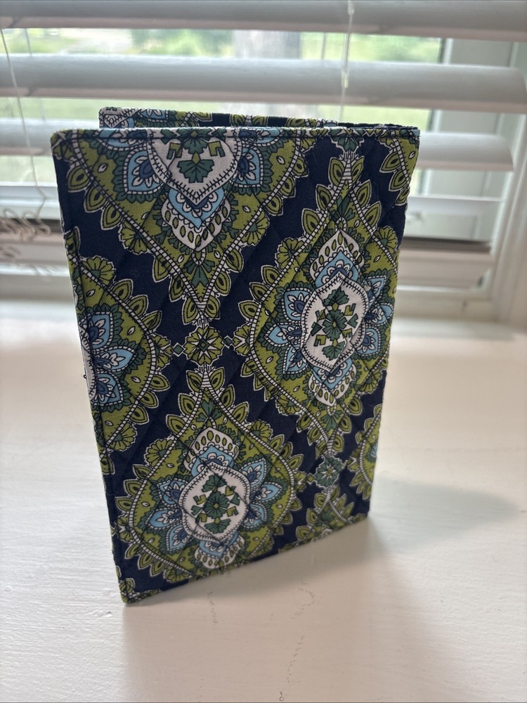 Vera Bradley Cambridge Paperback Book Cover Retired Pattern! NEW WITH TAGS!!!