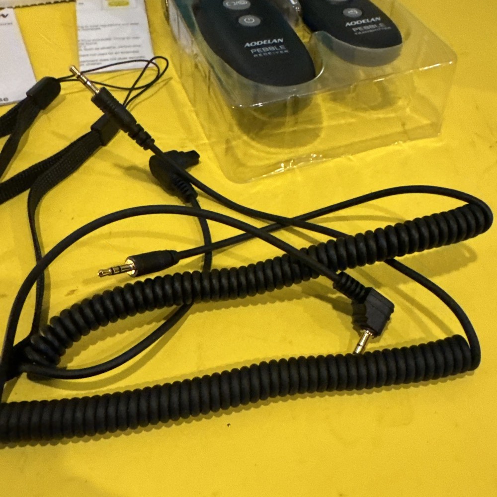 Aodelan SRR Pebble Remote Control Wireless Shutter Controller for Canon Camera