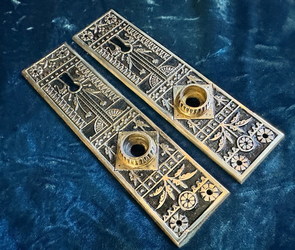 Antique Victorian Sargent Brass Arcadia Passage Set, 2 Door Knobs & 2 Backplates
