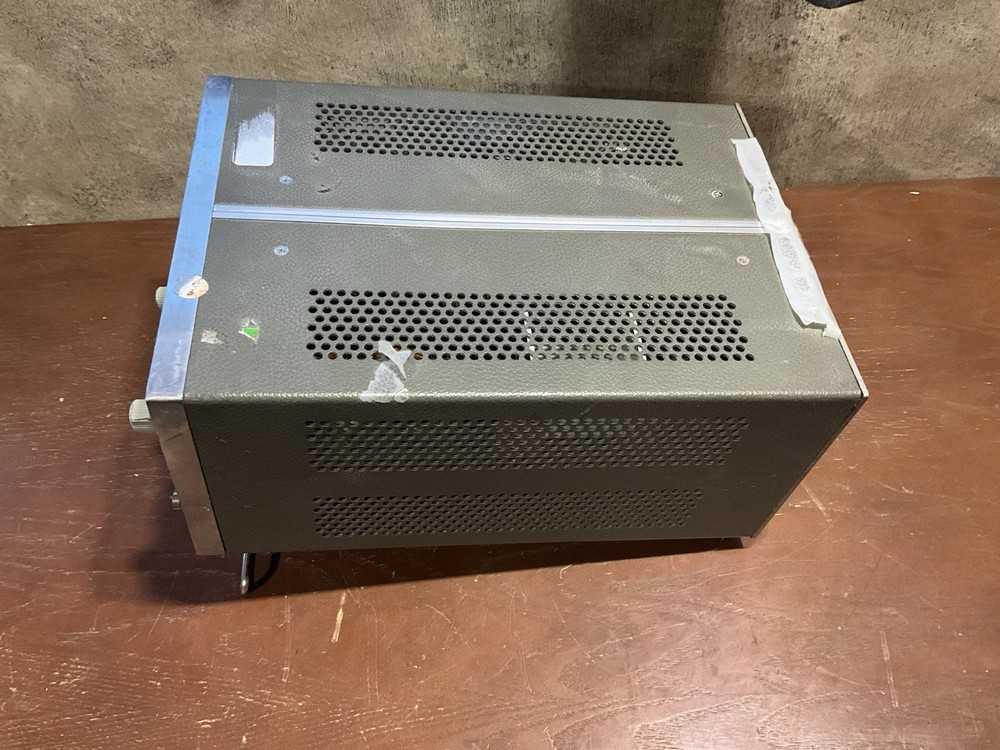 HEWLETT PACKARD 8011A PULSE GENERATOR POWERS ON