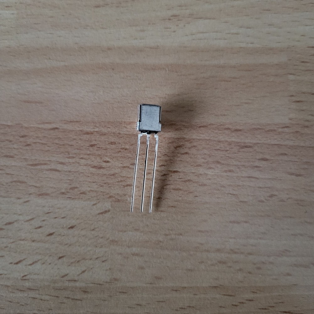 Infrared Sensor. HX1838, VS1838