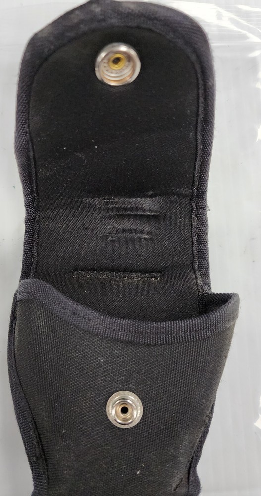 UNCLE MIKE'S SIDEKICK HANDCUFF CASE NYLON DUTY GEAR, PLAIN BLACK