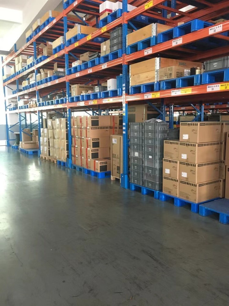 Q68B NEW MITSUBISHI Q68B PLC Module