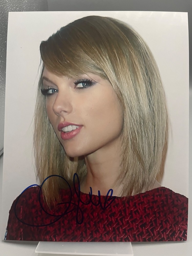 taylor swift signed 8x10
