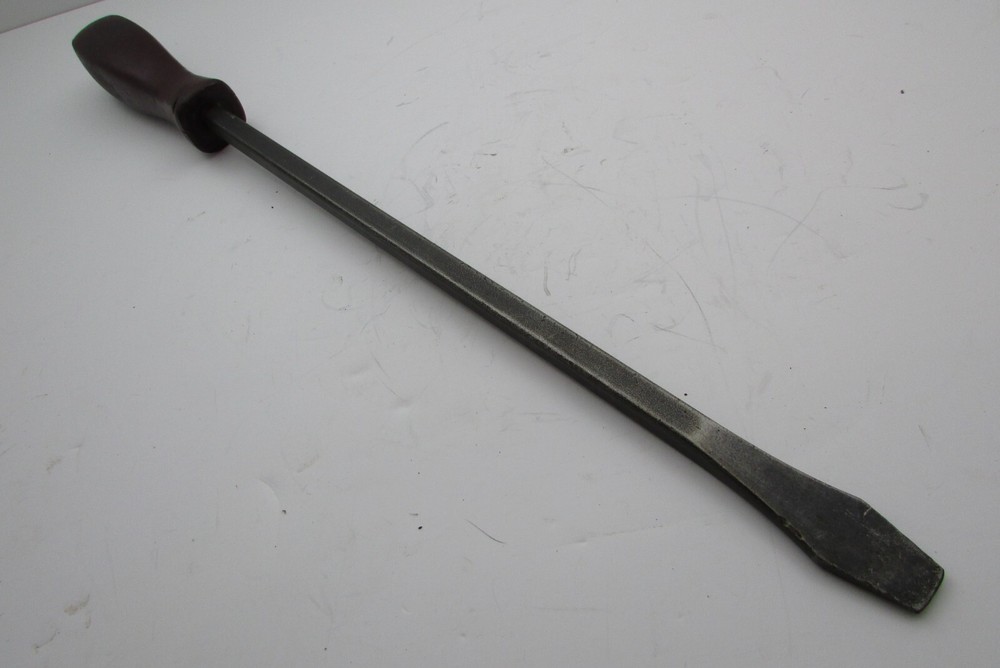 MATCO TOOLS SCREWDRIVER -- VINTAGE -- MAROON / RED HANDLE - 17" LONG - SDM1212