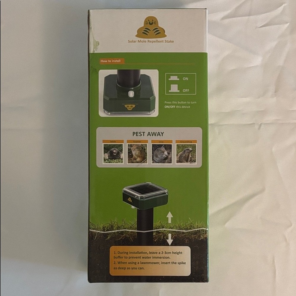 Solar Mole Repellent Stakes - Green - NWOT