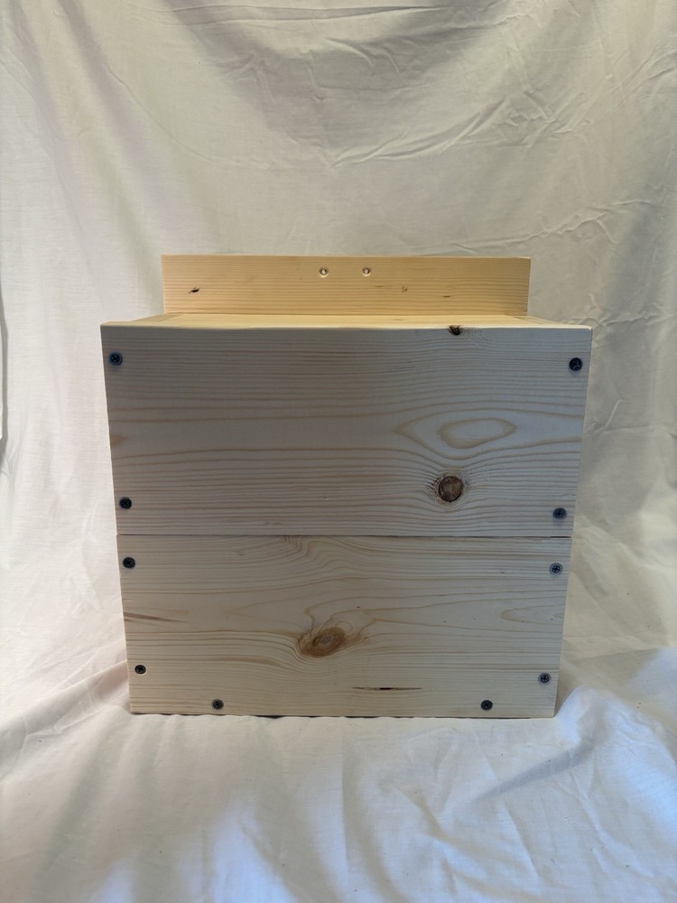 Big Backyard Squirrel House/Nesting Box Ready To Mount On Tree/Post Screws Inclu