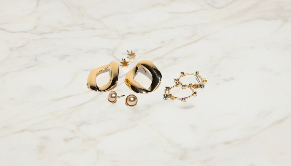 4 Earrings On A Card