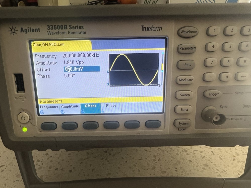 AGILENT KEYSIGHT 33500B TRUEFORM WAVEFORM GENERATOR