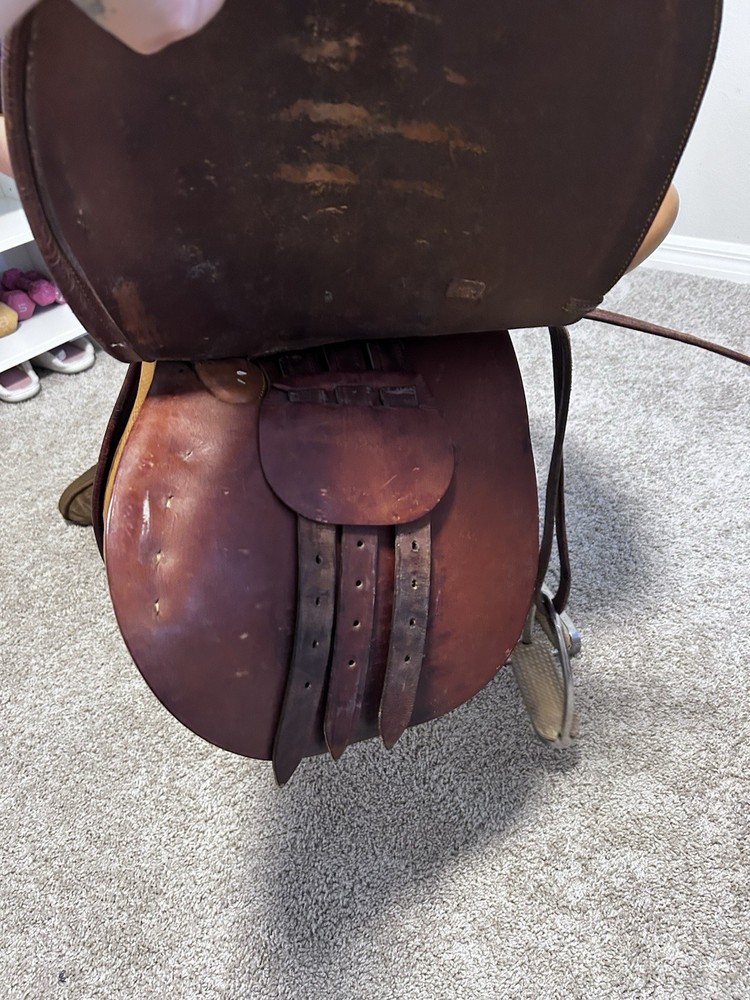 Collegiate Close Contact English Saddle 17"
