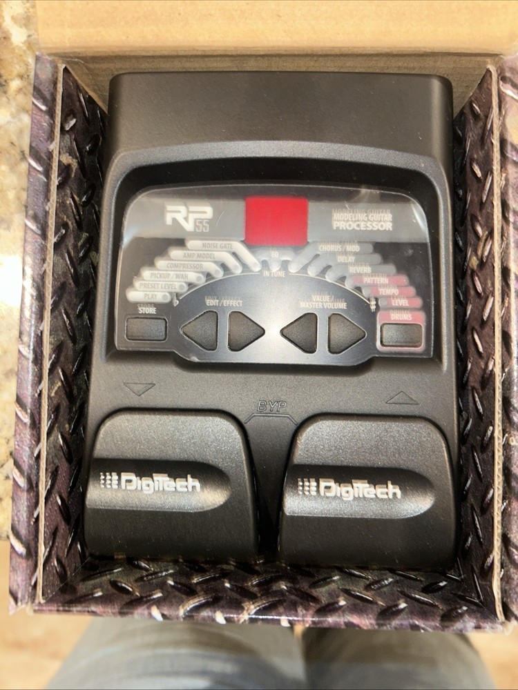 Digitech RP55 Modelling Guitar Processor. Good Multi Effects Pedal.