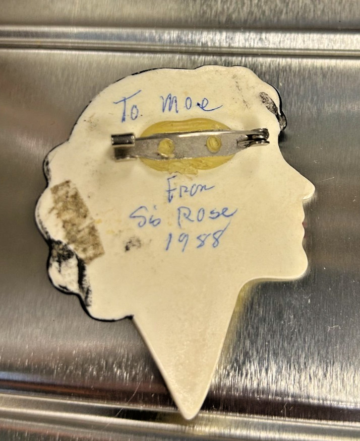 ELEGANT LADY HEAD PIN