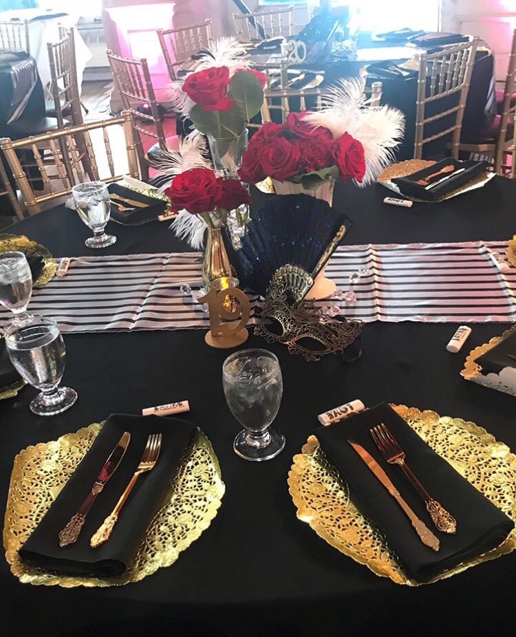 Table Runners Black White Set