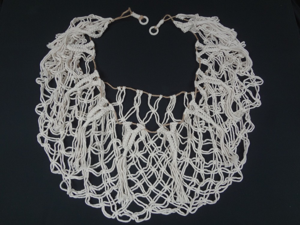 MACRAME MID SIZED HANGING HAMMOCK FOR PLANTS AND SMALL ITEMS