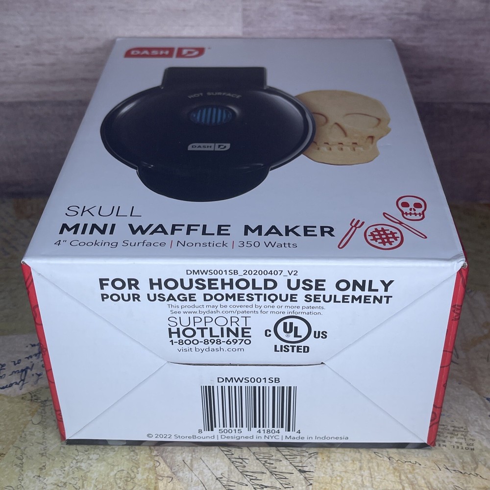 Dash Skull Shaped Mini Nonstick Waffle Maker Black Halloween Breakfast 4"