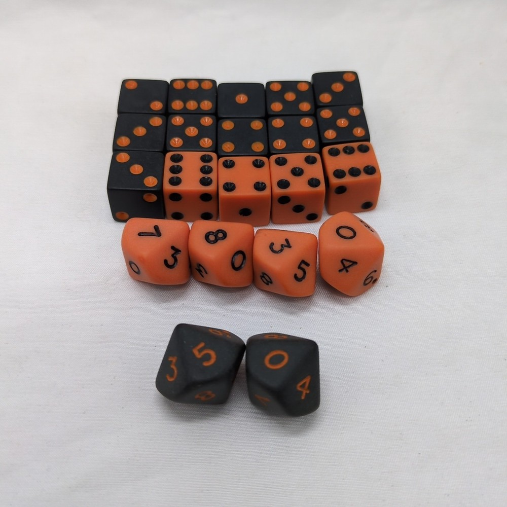 (21) Kill Team Red And Black Dice