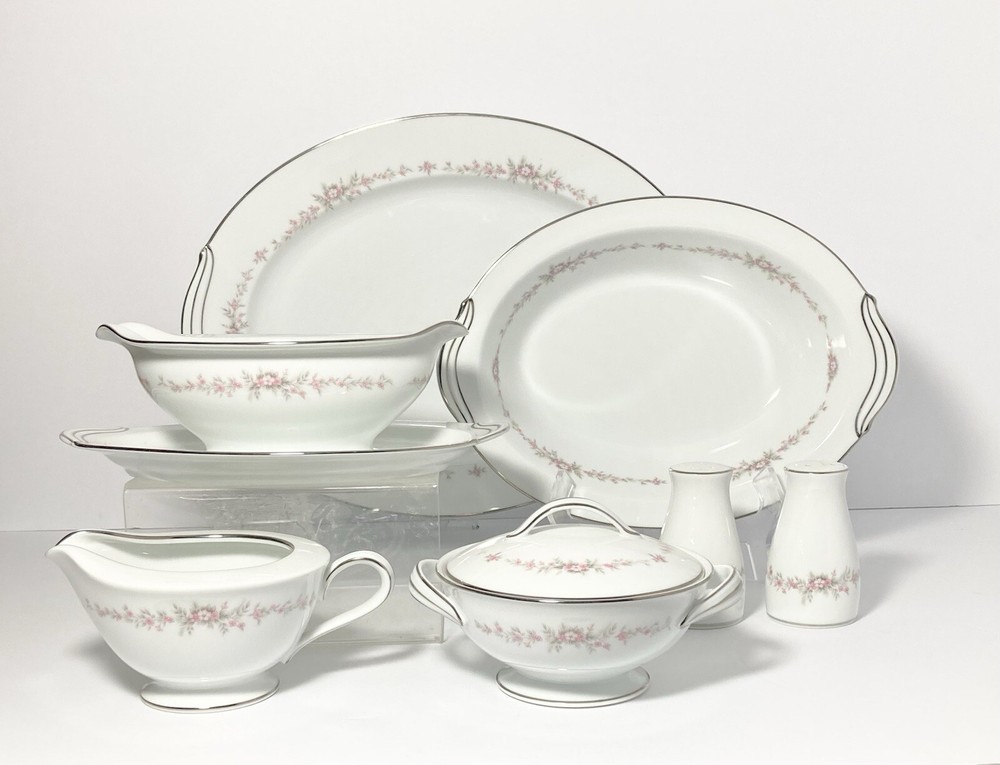 Noritake “Rosepoint” 6-Piece Porcelain Dinnerware Serving Hostess Set