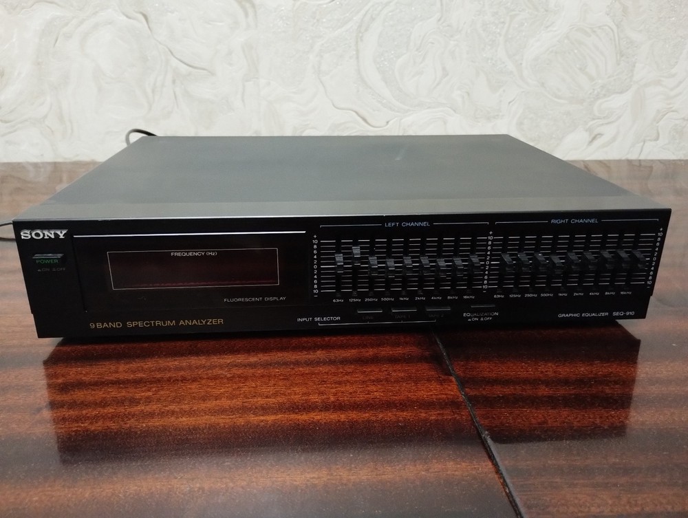 Sony SEQ-910 Graphic Equalizer / 9 Band Spectrum Analyzer