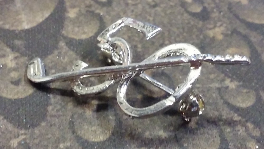 Golf Breaking 50 pin badge