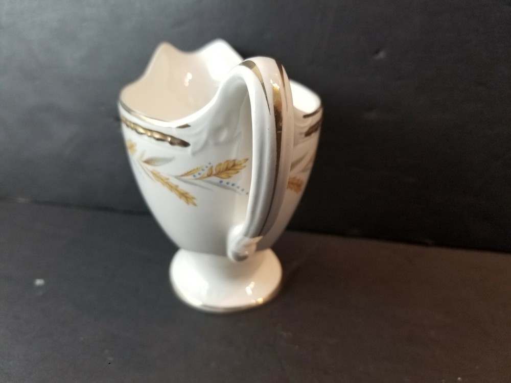 Kingston By Homer Laughlin, Eggshell, Georgian Creamer