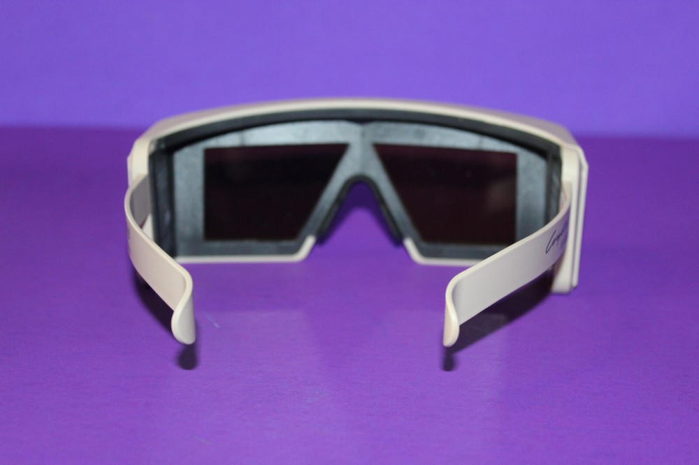 StereoGraphics Crystal Eyes 3D & Transmitter & Stand with COA