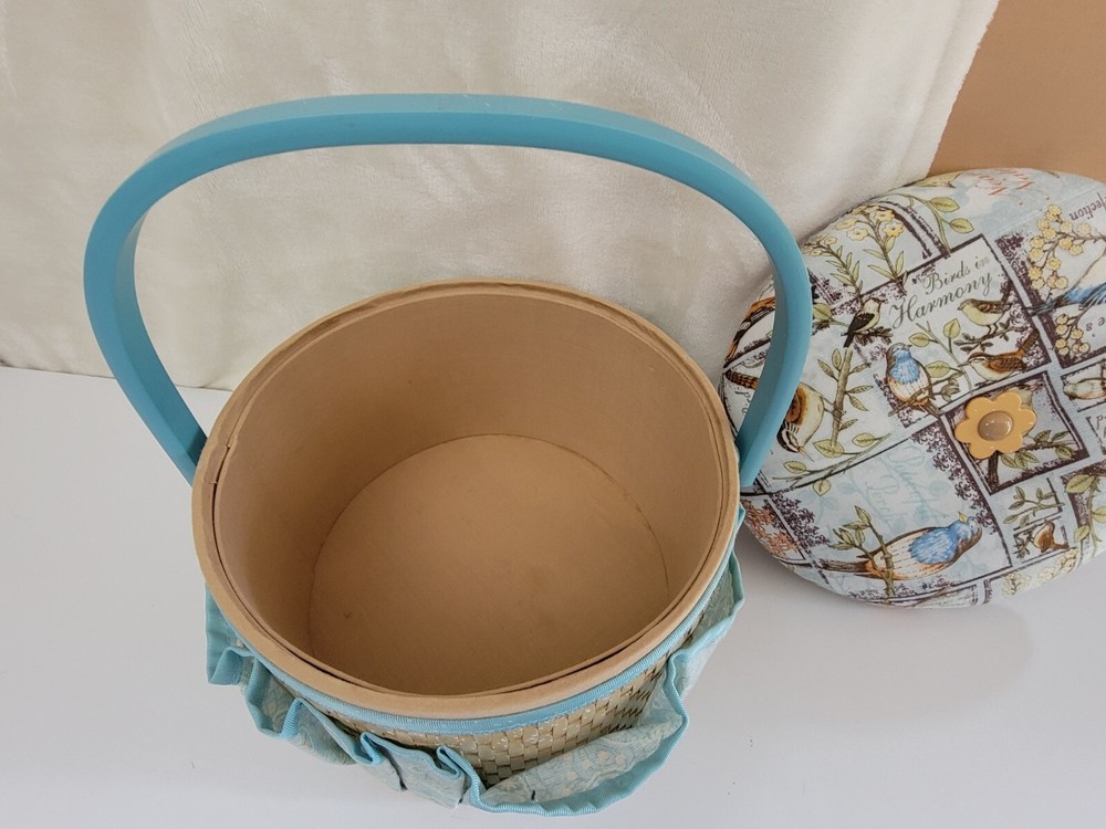 Vintage Sewing Basket With Handle