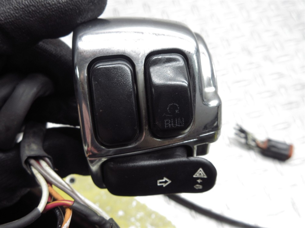 2004 04 Harley Davidson Heritage Softail Classic FLSTCI Right Handlebar Switch