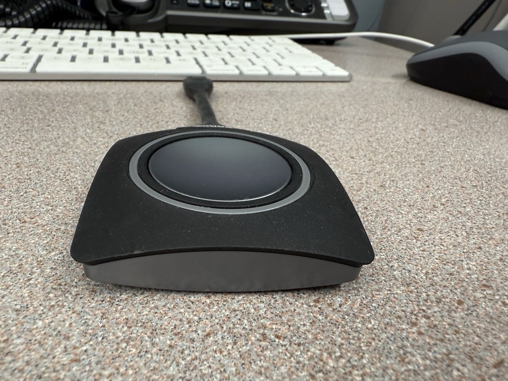 Barco ClickShare R9861006D01 USB Button Wireless Interface AV Streamer New