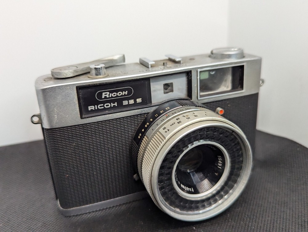 UNTESTED** Ricoh 35 S 35mm Compact Camera AS-IS FOR PARTS