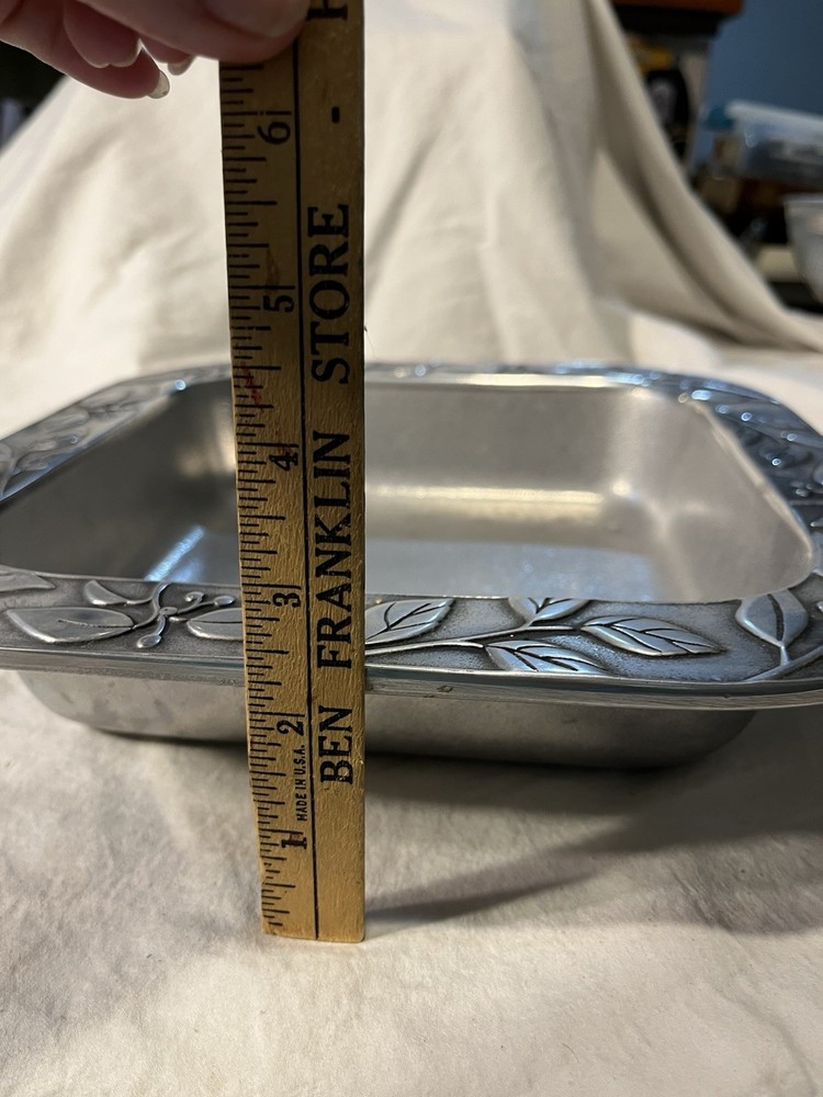 Wilton Armatale Botanical Square Baker