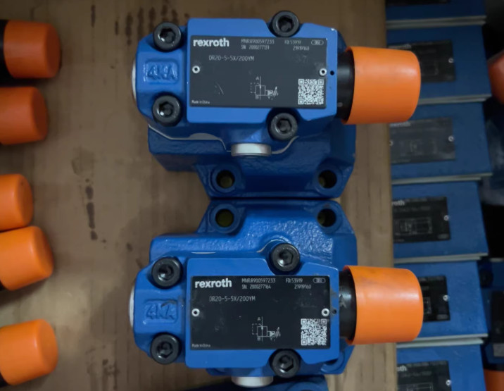 1pcs Rexroth R900597233 DR20-5-52/200YM pressure reducing valve