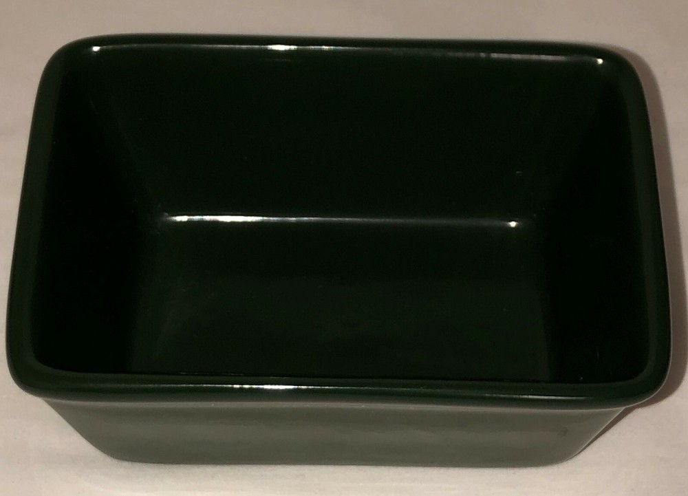 Temp-tations PRESENTABLE*SOLID GREEN*5 1/4" BAKING PAN W/PLASTIC LID*