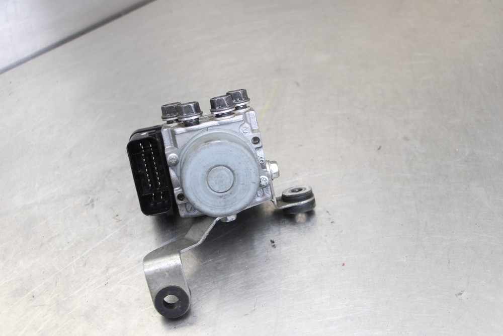 17-24 KAWASAKI Z900 ABS PUMP UNIT MODULE