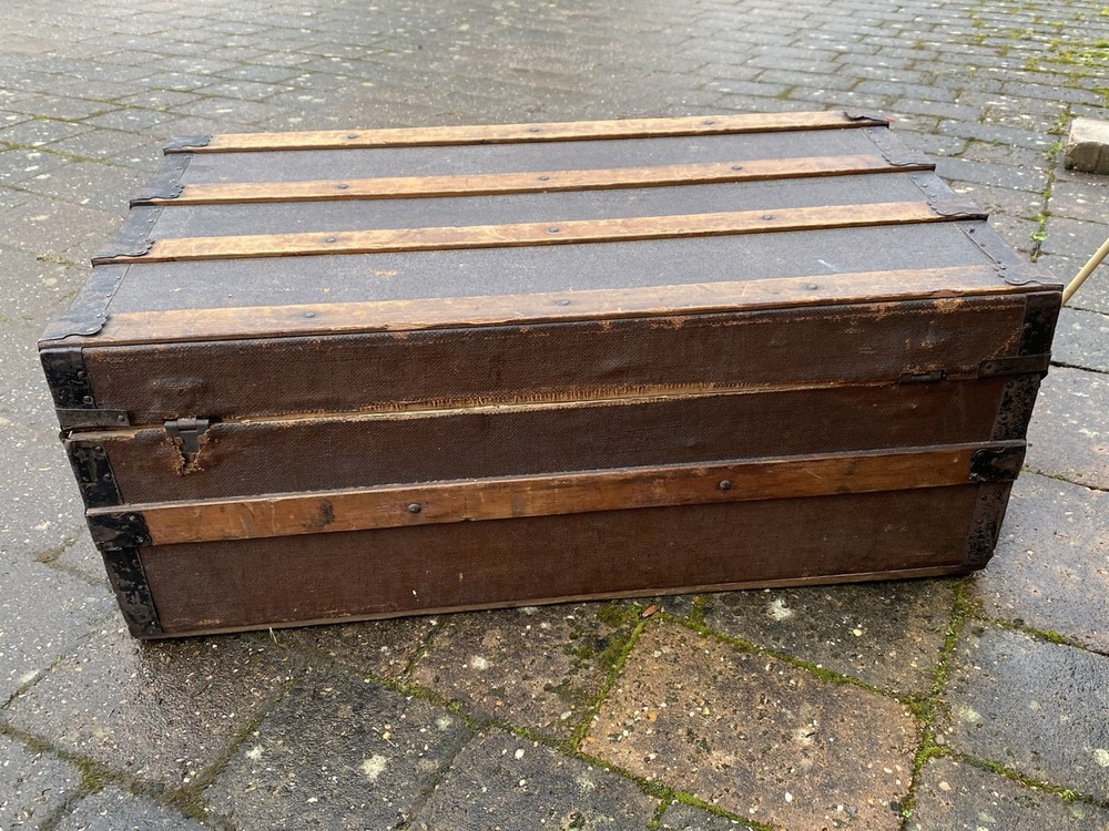 Vintage Banded Trunk