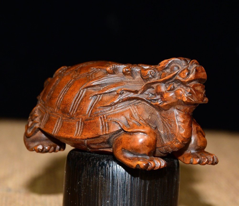 Collected Small Leaf Boxwood Dragon Turtle Handle