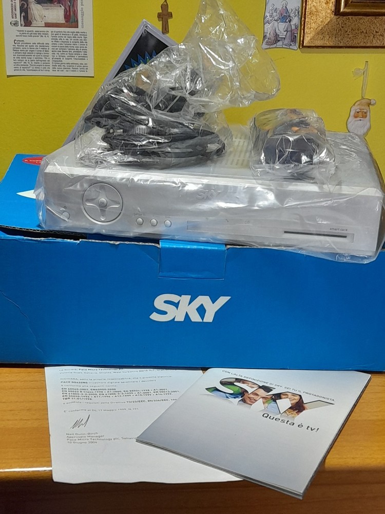 SKY DIGITAL DECODER MODEL DS432NS