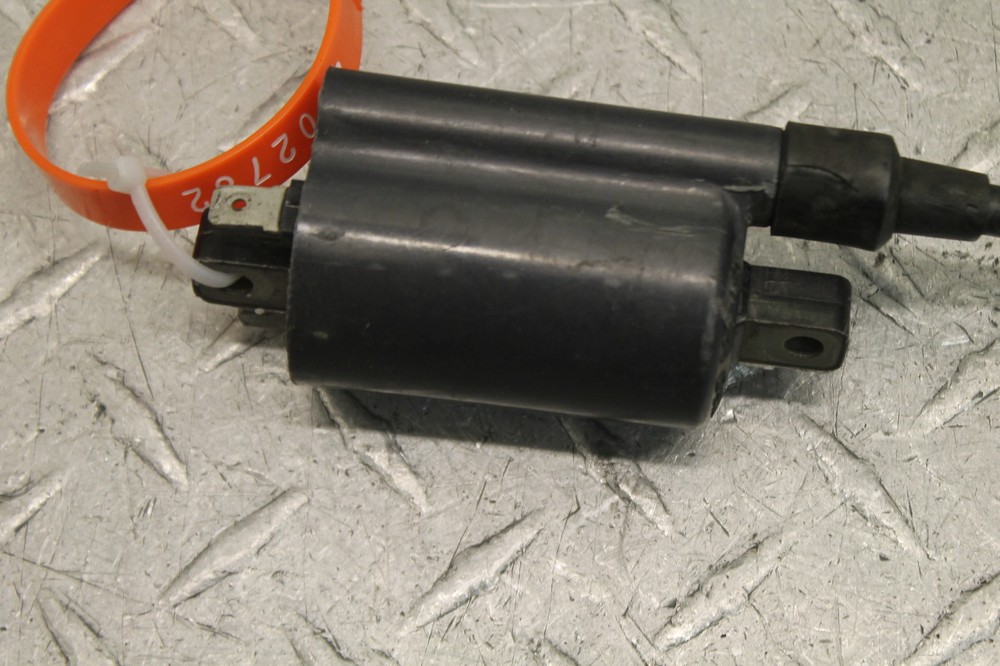 1997 SUZUKI TL1000S IGNITION COIL SPARK PLUG CAP
