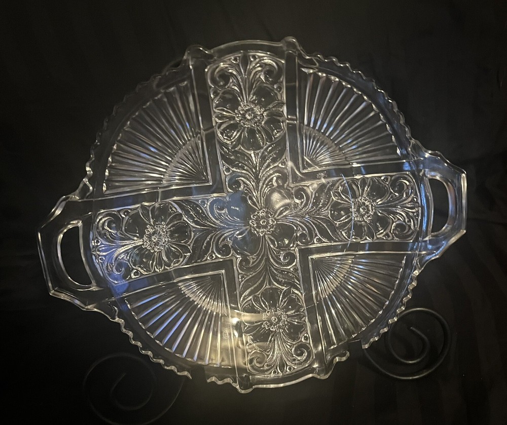 🥒Beautiful 2 Handle Clear Glass Dish🥕