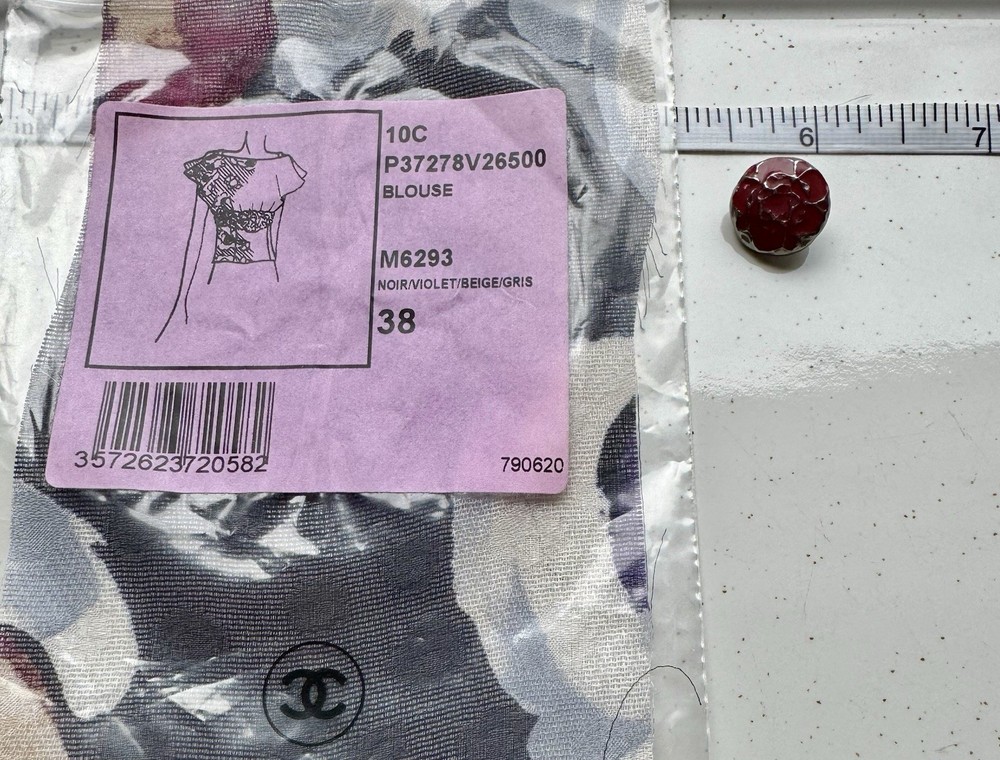 CHANEL Button & Fabric Swatch, Authentic from Boutique, M6293